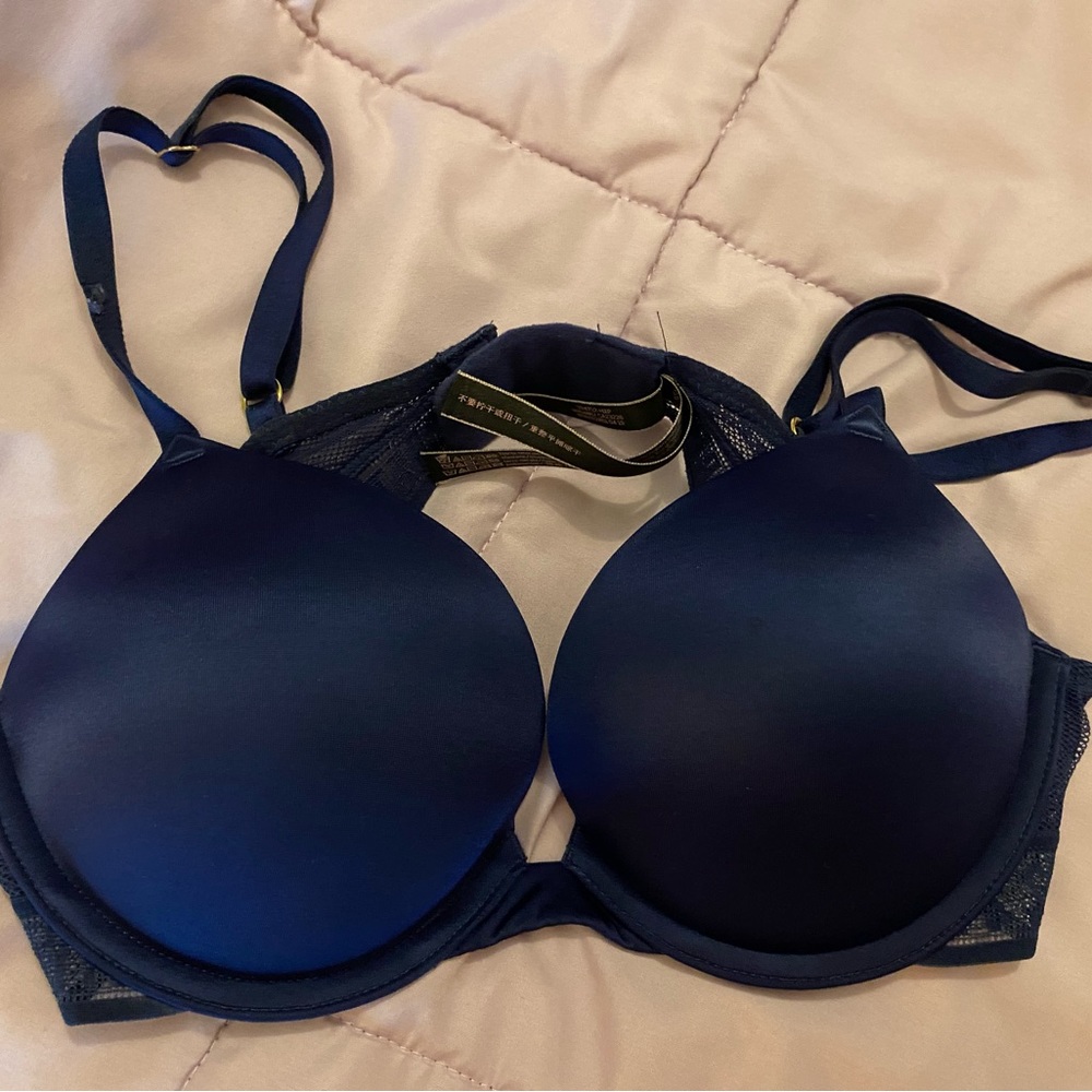 Victoria’s Secret bombshell bra navy